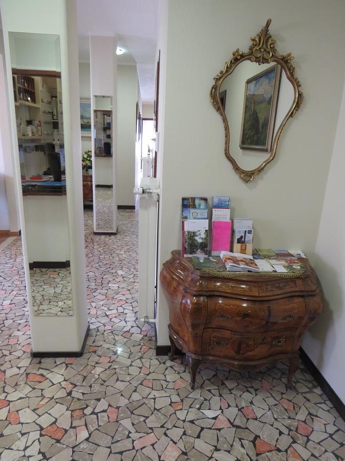 Garni Domus Mea Hotell Merano Eksteriør bilde