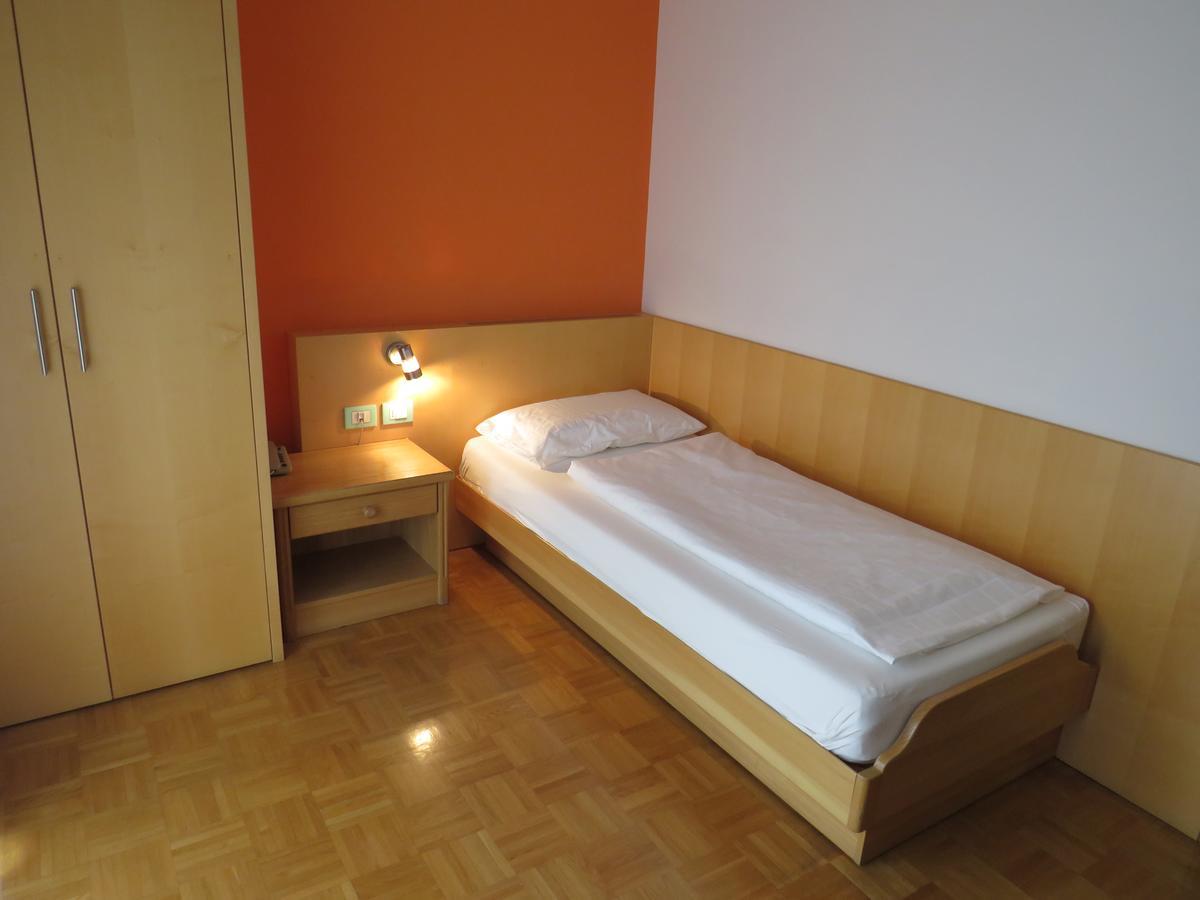 Garni Domus Mea Hotell Merano Eksteriør bilde